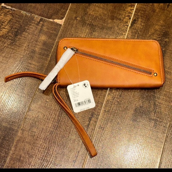 Free People Vegan Wallet New with Tags - Picture 2 of 4